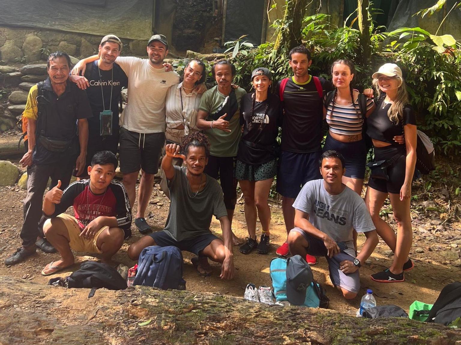 Ustin Nagoya Bukit Lawang Orangutan Trekking & Transport Only Book With Us Hotel Екстериор снимка