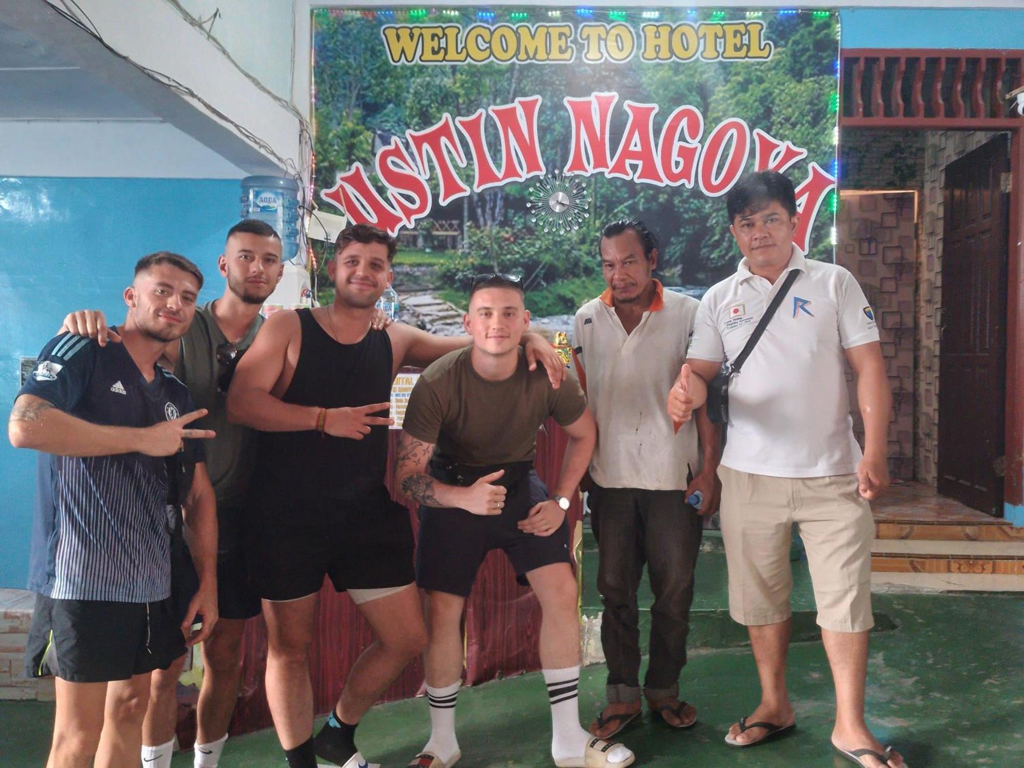 Ustin Nagoya Bukit Lawang Orangutan Trekking & Transport Only Book With Us Hotel Екстериор снимка