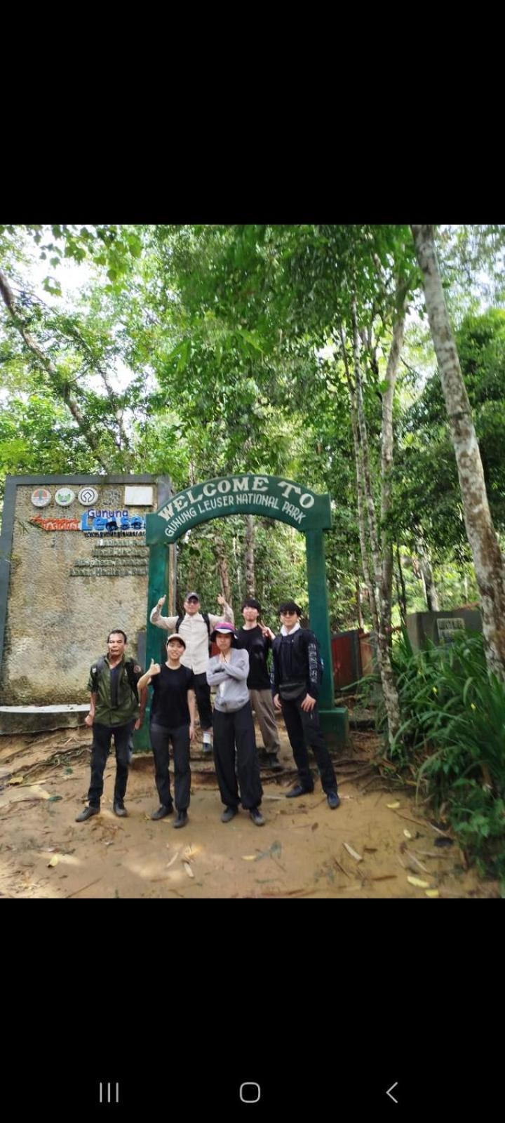 Ustin Nagoya Bukit Lawang Orangutan Trekking & Transport Only Book With Us Hotel Екстериор снимка
