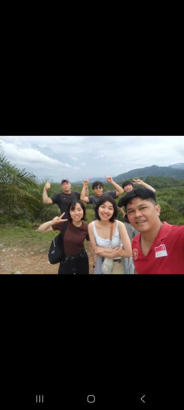 Ustin Nagoya Bukit Lawang Orangutan Trekking & Transport Only Book With Us Hotel Екстериор снимка